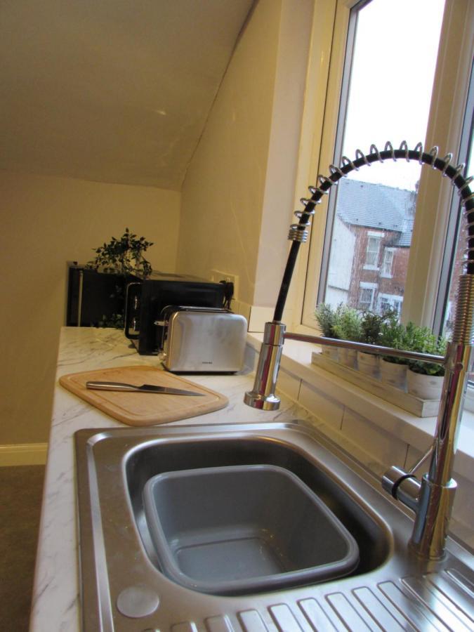 Heaton-Beautiful 3 Double Bedrooms Sleeps 6 Free Parking And Wifi นิวคาสเซิล อะพอน ไทน์ ภายนอก รูปภาพ