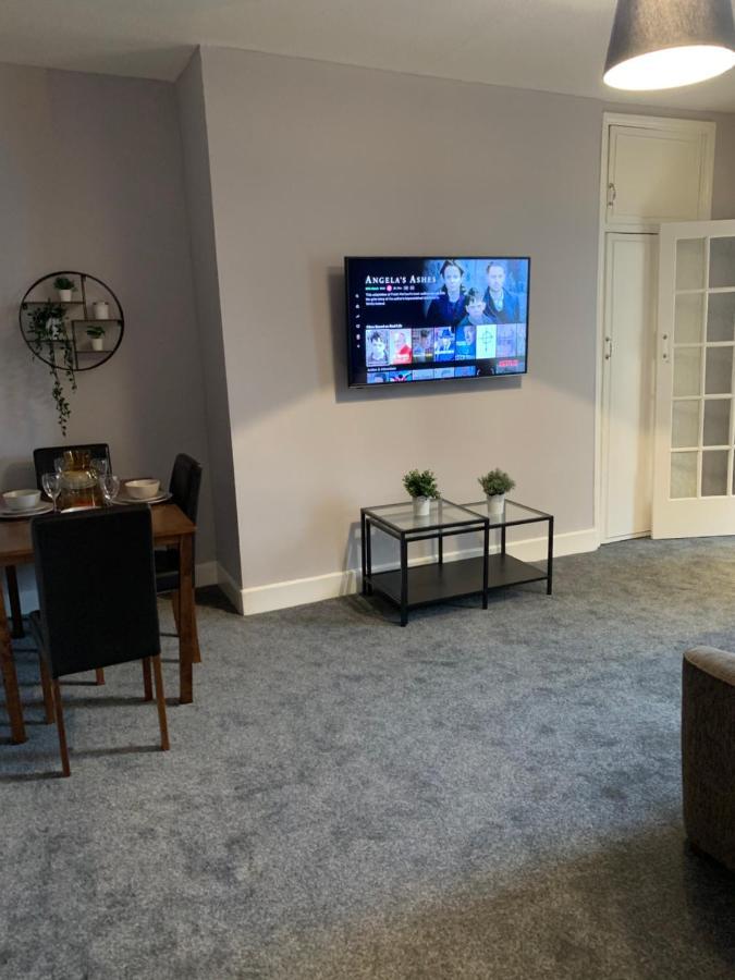 Heaton-Beautiful 3 Double Bedrooms Sleeps 6 Free Parking And Wifi นิวคาสเซิล อะพอน ไทน์ ภายนอก รูปภาพ