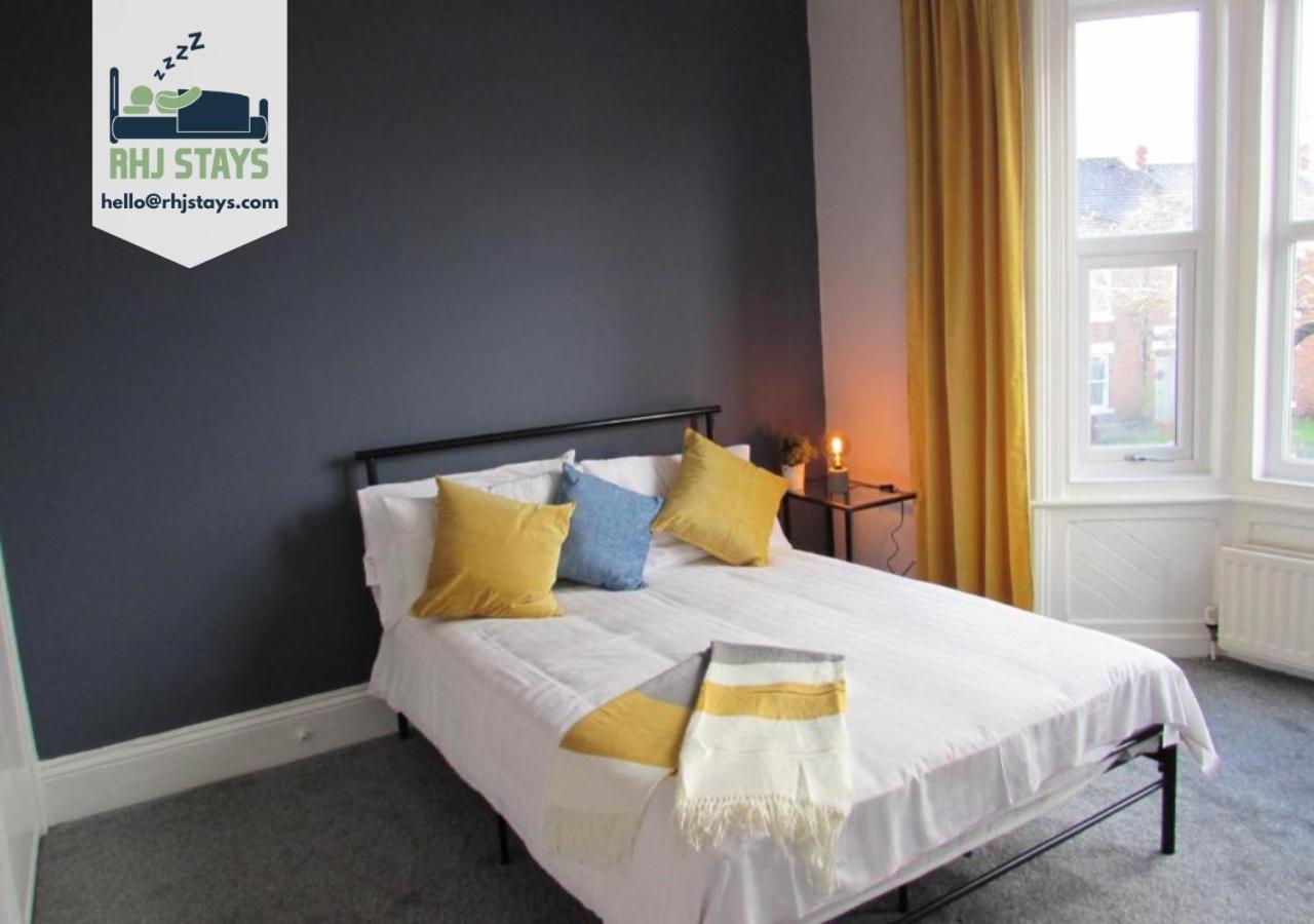 Heaton-Beautiful 3 Double Bedrooms Sleeps 6 Free Parking And Wifi นิวคาสเซิล อะพอน ไทน์ ภายนอก รูปภาพ