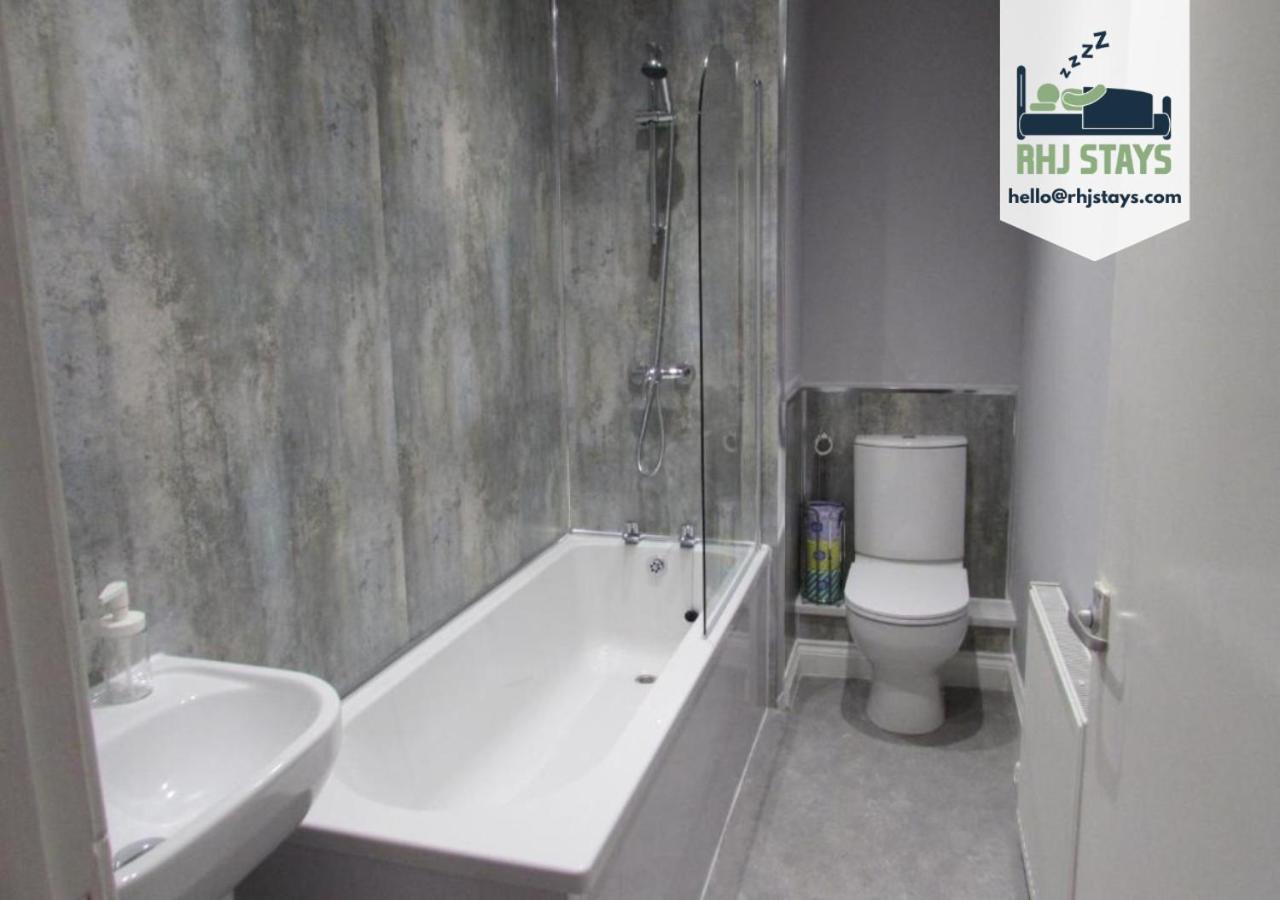 Heaton-Beautiful 3 Double Bedrooms Sleeps 6 Free Parking And Wifi นิวคาสเซิล อะพอน ไทน์ ภายนอก รูปภาพ